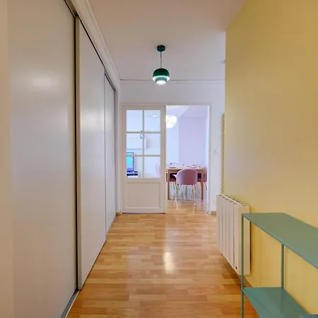 Grand Hyper Centre,4 Chambres, Parking *